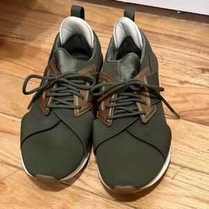 ✨Puma Green Sneaker✨